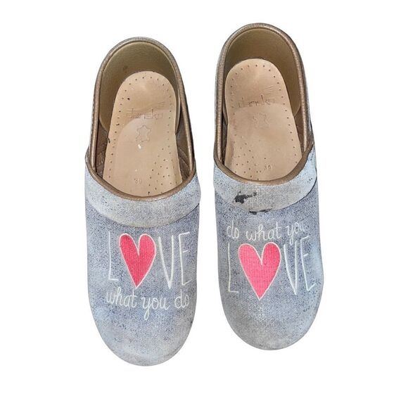'Love what you do, Do what you Love' Dansko Clogs - Size 39 - Picture 1 of 6